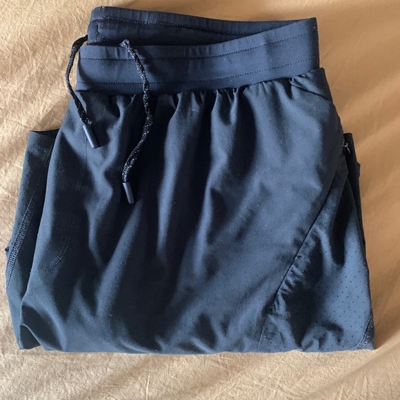 Rhone Shorts - Picture 3 of 3